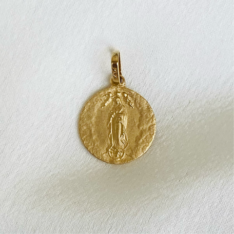 Medalla Virgen Mate 14K